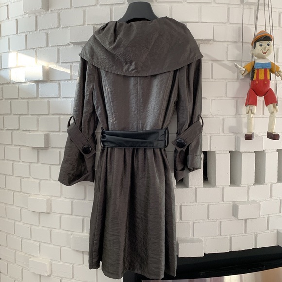 Trench Coat w/ Removable Belt - Picture 4 of 4